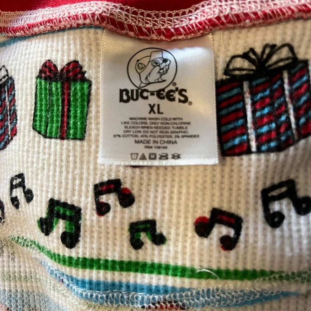 Christmas Holidays Festive Adult Pajamas with Fun Print Bucees XL NWT - Picture 4 of 4